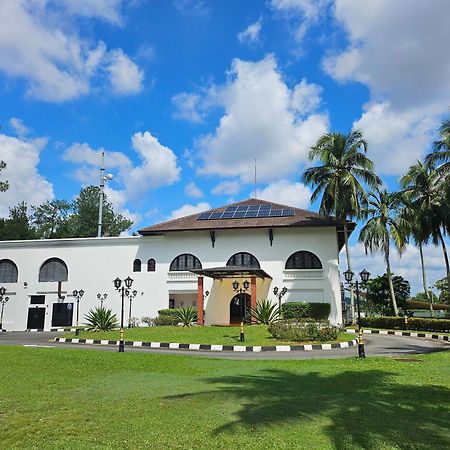 Ponderosa Golf & Country Resort Johor Bahru Exterior photo