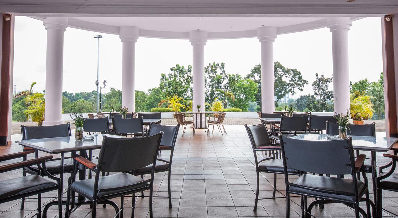 Ponderosa Golf & Country Resort Johor Bahru Exterior photo